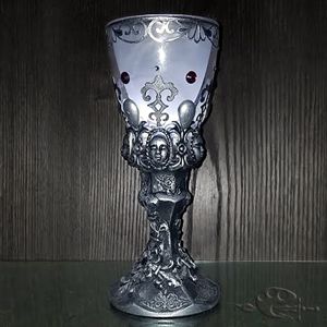 Fancy-Gothic-Wine-Glass-Prop-page