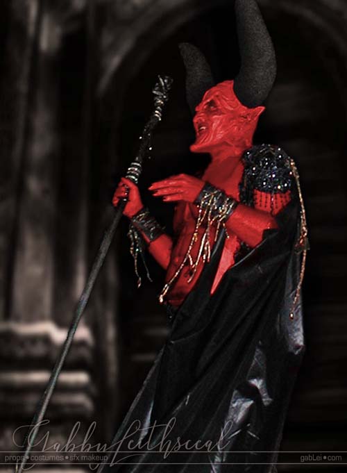 Lord-of-Darkness-Costume-Side-View