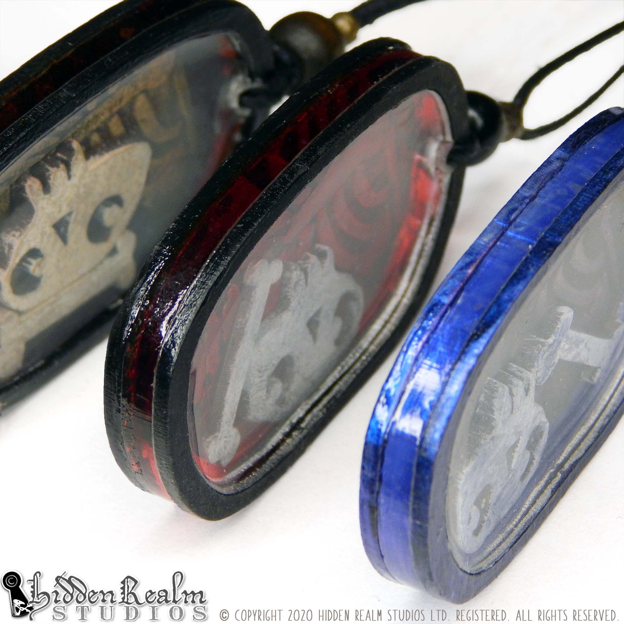 HRS COPYRIGHT -Rattled Bones Necklace Sides